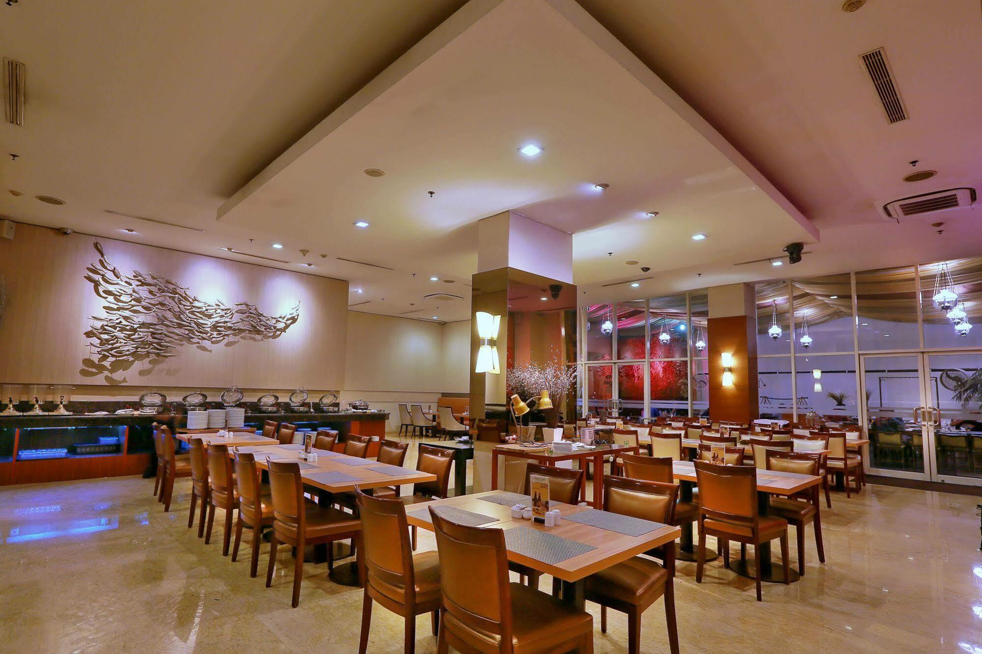 Park Hotel Cawang Cakarta Dış mekan fotoğraf
