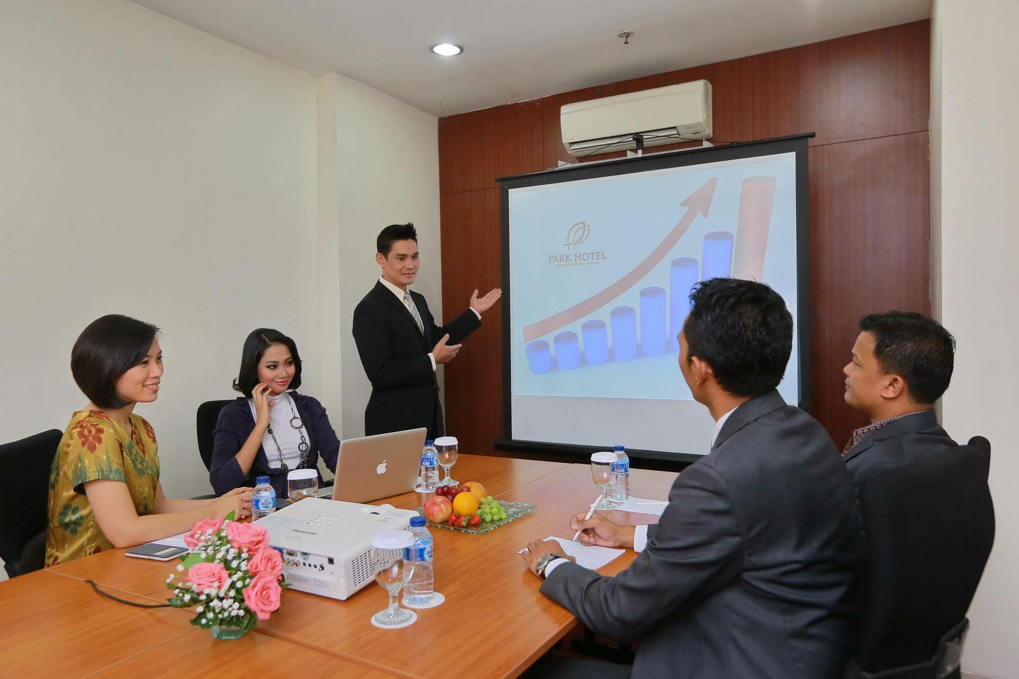 Park Hotel Cawang Cakarta Dış mekan fotoğraf